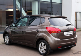 Подержанный автомобиль Kia Venga 2012 года (6 фото)