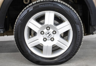 Подержанный автомобиль Honda CR-V 2003 года (18 фото)