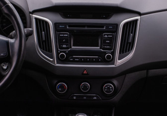 Подержанный автомобиль Hyundai Creta 2019 года (14 фото)