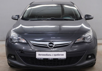Подержанный автомобиль Opel Astra Hatchback 2012 года (2 фото)