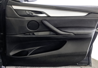 Подержанный автомобиль BMW X5 2018 года (25 фото)
