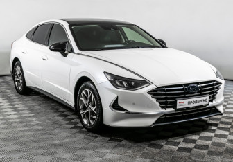 Подержанный автомобиль Hyundai Sonata 2020 года (3 фото)