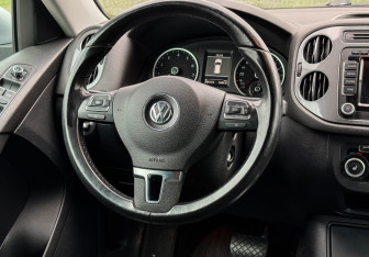 Подержанный автомобиль Volkswagen Tiguan 2012 года (14 фото)