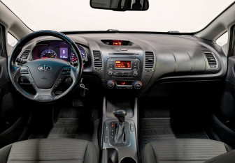 Подержанный автомобиль Kia Cerato Sedan 2014 года (18 фото)