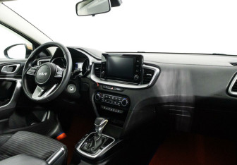 Подержанный автомобиль Kia Ceed Wagon 2021 года (10 фото)