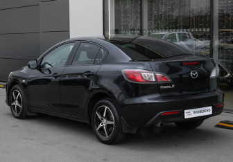 Подержанный автомобиль Mazda 3 Sedan 2009 года (5 фото)