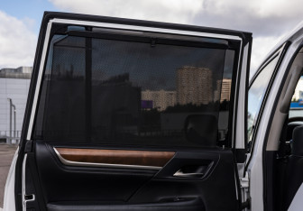 Подержанный автомобиль Lexus LX 2017 года (20 фото)
