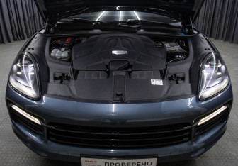 Подержанный автомобиль Porsche Cayenne 2018 года (9 фото)