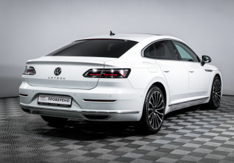 Подержанный автомобиль Volkswagen Arteon 2021 года (5 фото)