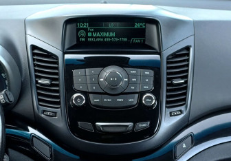 Подержанный автомобиль Chevrolet Orlando 2014 года (14 фото)