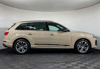 Новый Audi Q7 2025 (4 фото)