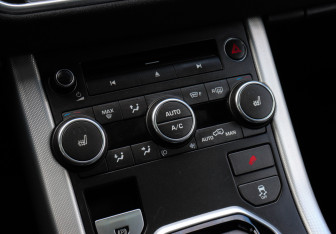 Подержанный автомобиль Land Rover Range Rover Evoque 2012 года (12 фото)