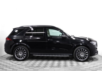Подержанный автомобиль Mercedes-Benz GLE 2021 года (4 фото)