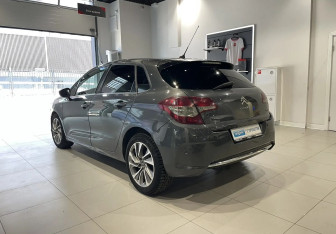 Подержанный автомобиль Citroen C4 Hatchback 2012 года (6 фото)