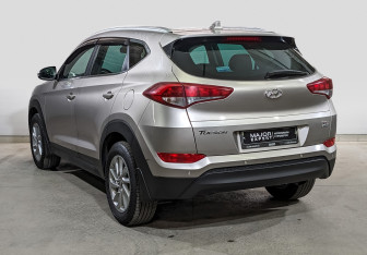 Подержанный автомобиль Hyundai Tucson 2016 года (7 фото)