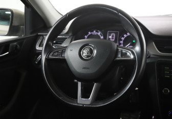 Подержанный автомобиль Skoda Rapid Liftback 2018 года (15 фото)