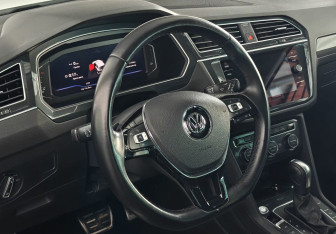 Подержанный автомобиль Volkswagen Tiguan 2020 года (12 фото)