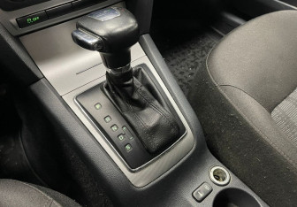 Подержанный автомобиль Skoda Octavia Liftback 2013 года (16 фото)