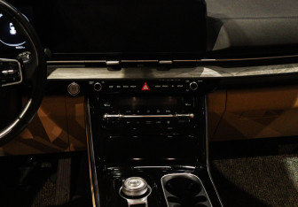 Подержанный автомобиль Kia Carnival 2020 года (15 фото)