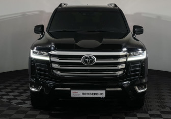 Подержанный автомобиль Toyota Land Cruiser Suv 2022 года (26 фото)