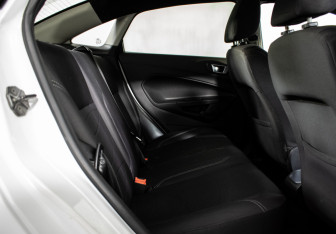 Подержанный автомобиль Ford Fiesta Sedan 2015 года (9 фото)