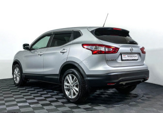 Подержанный автомобиль Nissan Qashqai 2016 года (7 фото)