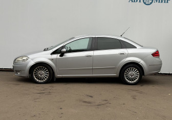Подержанный автомобиль Fiat Linea 2011 года (8 фото)