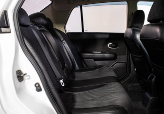 Подержанный автомобиль Nissan Tiida Sedan 2013 года (9 фото)