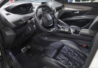 Подержанный автомобиль Peugeot 3008 2021 года (14 фото)