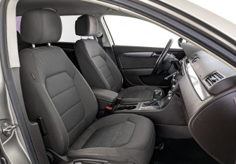 Подержанный автомобиль Volkswagen Passat Wagon 2013 года (24 фото)