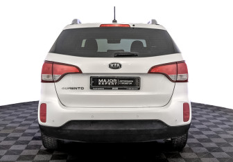 Подержанный автомобиль Kia Sorento 2018 года (6 фото)