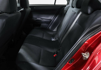 Подержанный автомобиль Mitsubishi Lancer Sedan 2014 года (10 фото)