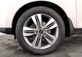 Подержанный автомобиль Hyundai ix35 2014 года (18 фото)