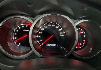 Подержанный автомобиль Suzuki Grand Vitara 2007 года (12 фото)