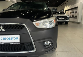 Подержанный автомобиль Mitsubishi ASX 2010 года (9 фото)