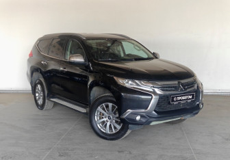Подержанный автомобиль Mitsubishi Pajero Sport 2017 года (3 фото)