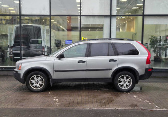 Подержанный автомобиль Volvo XC90 2004 года (5 фото)