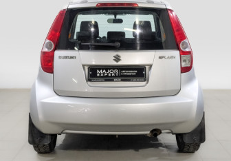 Подержанный автомобиль Suzuki Splash 2010 года (6 фото)