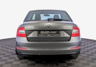 Подержанный автомобиль Skoda Octavia Liftback 2013 года (6 фото)