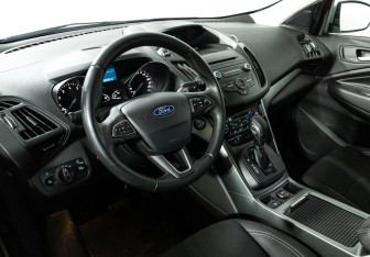 Подержанный автомобиль Ford Kuga 2019 года (7 фото)