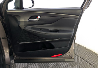 Подержанный автомобиль Hyundai Santa Fe 2018 года (28 фото)