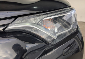 Подержанный автомобиль Toyota RAV4 2017 года (11 фото)