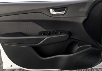 Подержанный автомобиль Hyundai Solaris Sedan 2022 года (19 фото)