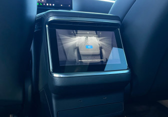 Подержанный автомобиль Tesla Model X 2023 года (22 фото)