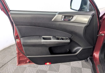 Подержанный автомобиль Subaru Forester Suv 2012 года (19 фото)