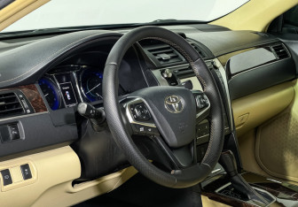 Подержанный автомобиль Toyota Camry Sedan 2016 года (13 фото)