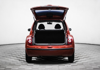 Подержанный автомобиль Nissan Micra Hatchback 2006 года (13 фото)