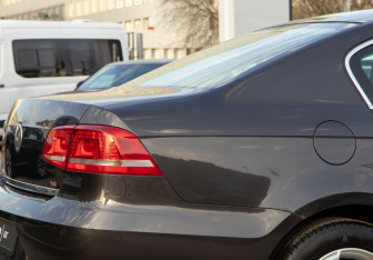 Подержанный автомобиль Volkswagen Passat Sedan 2011 года (20 фото)