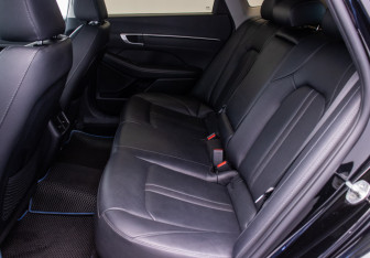 Подержанный автомобиль Hyundai Sonata 2021 года (11 фото)