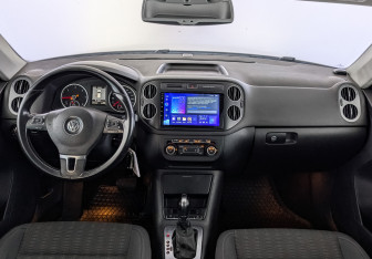 Подержанный автомобиль Volkswagen Tiguan 2012 года (14 фото)